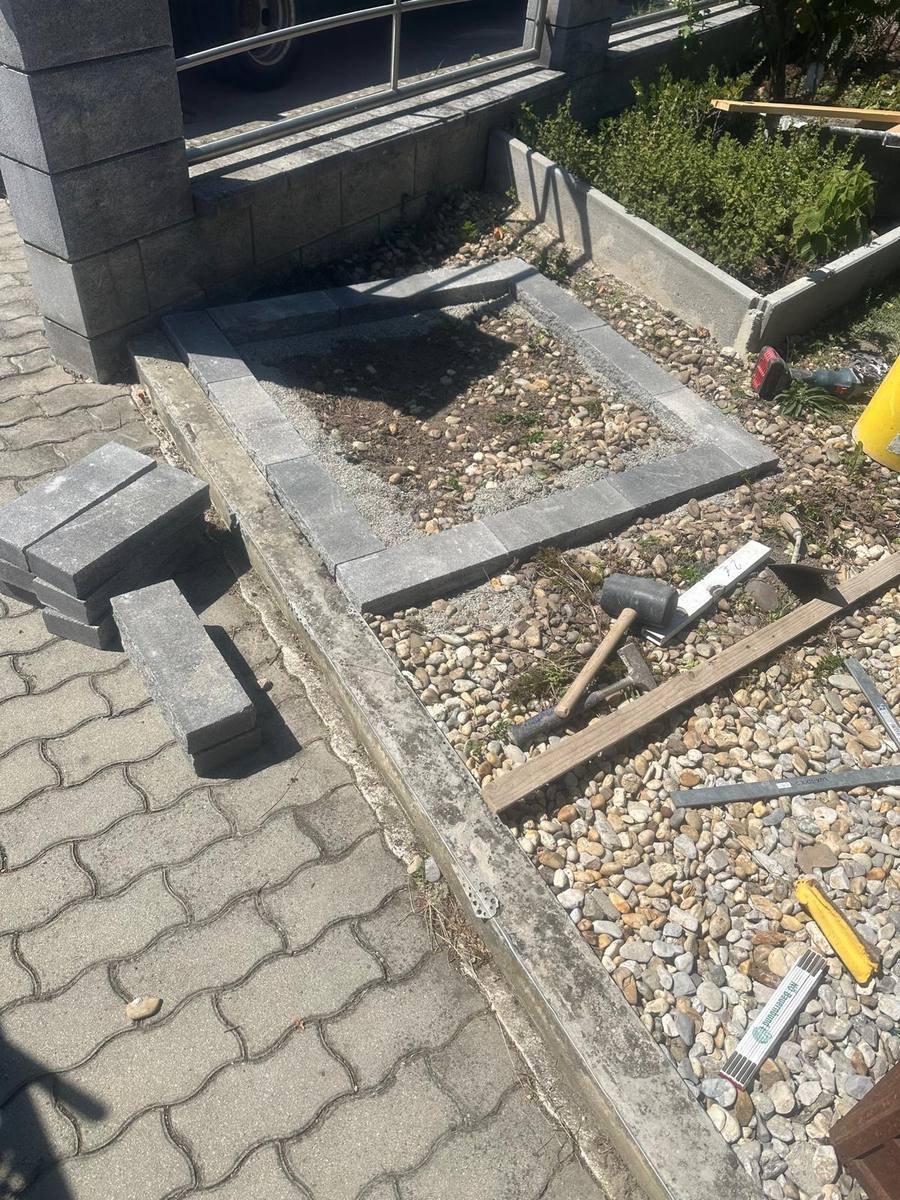 Brunnen & Gartengestaltung – Steinbeet im Aufbau